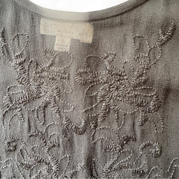 Aritzia Wilfred Tank 100% Silk Black Embroidered Lightweight Sheer Classic Sz XS - Picture 5 of 12